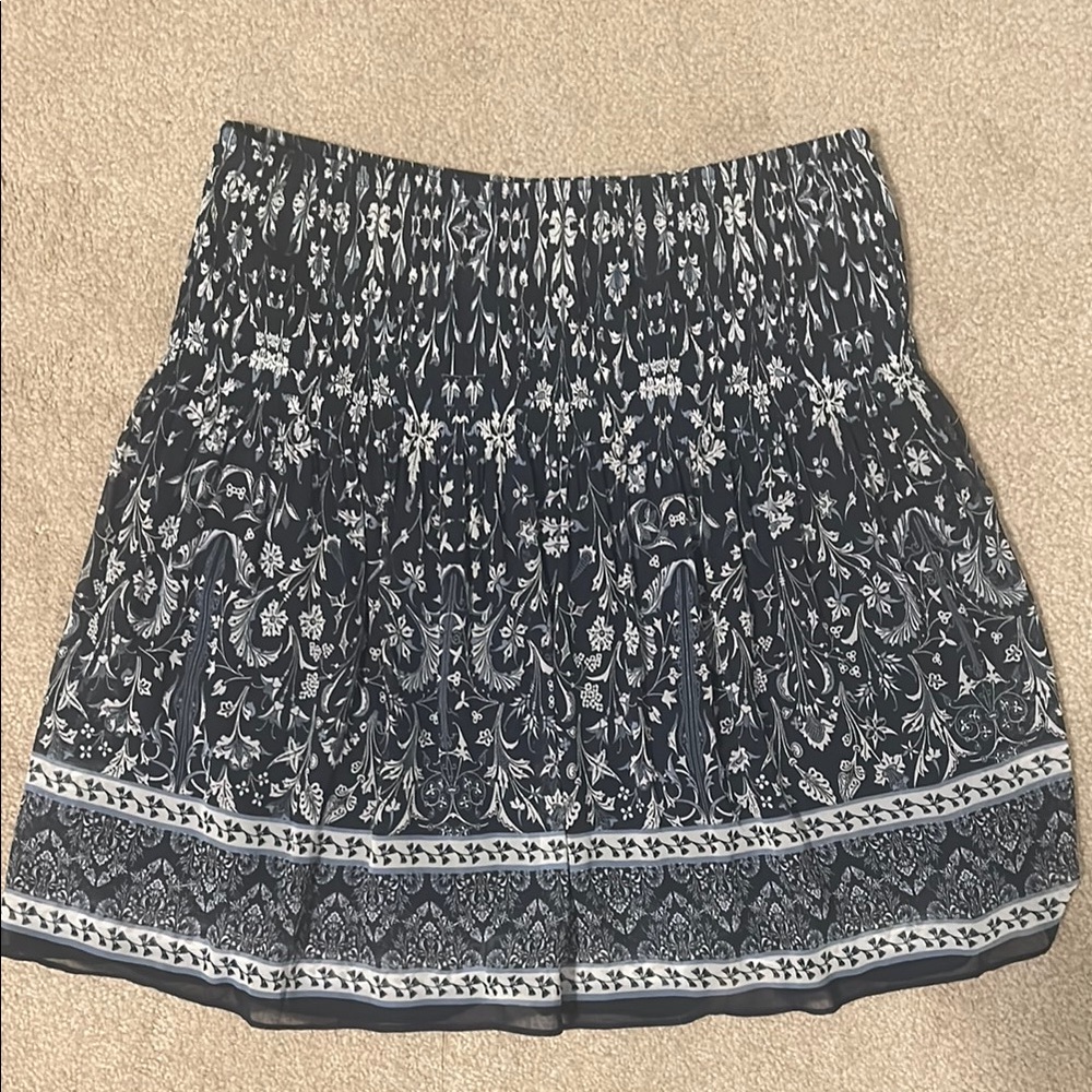 Max Studio Blue & White Patterned Skirt NWOT Size L